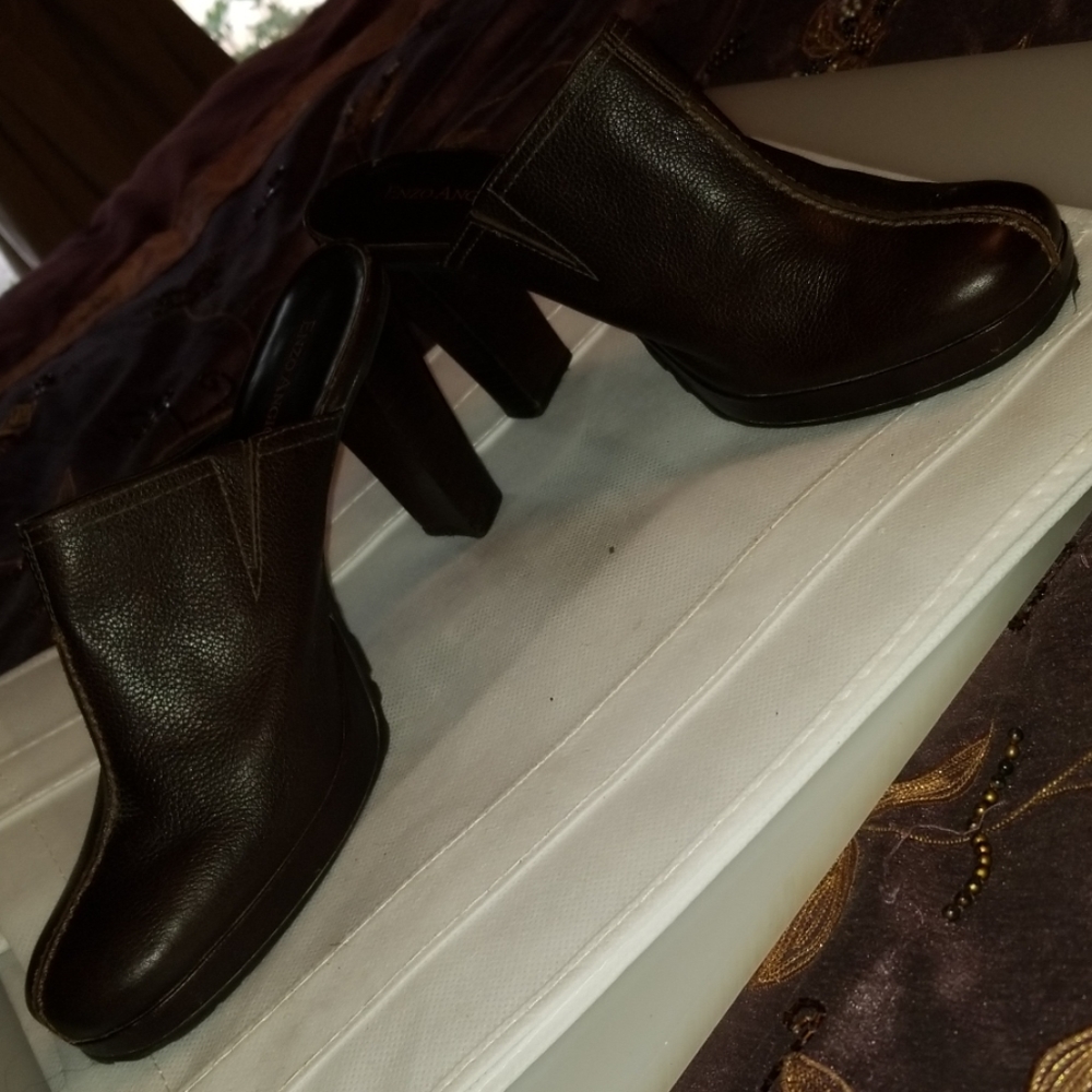 Enzo Angiolini Brown 3 1/2-4 in slip on mules